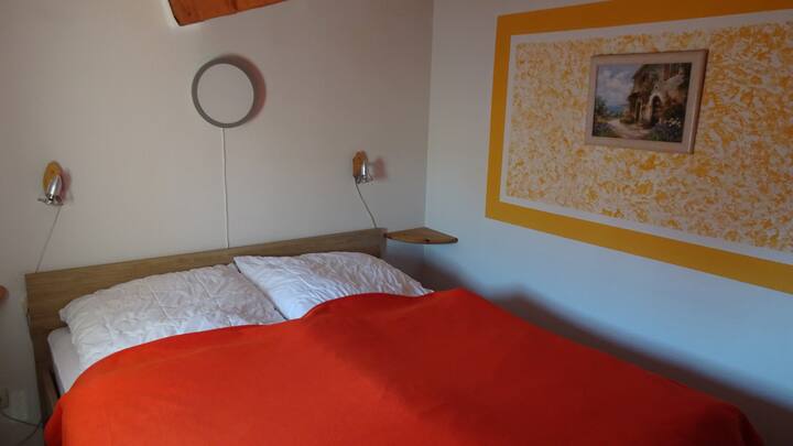 غرفة النوم الرئيسية 160/200