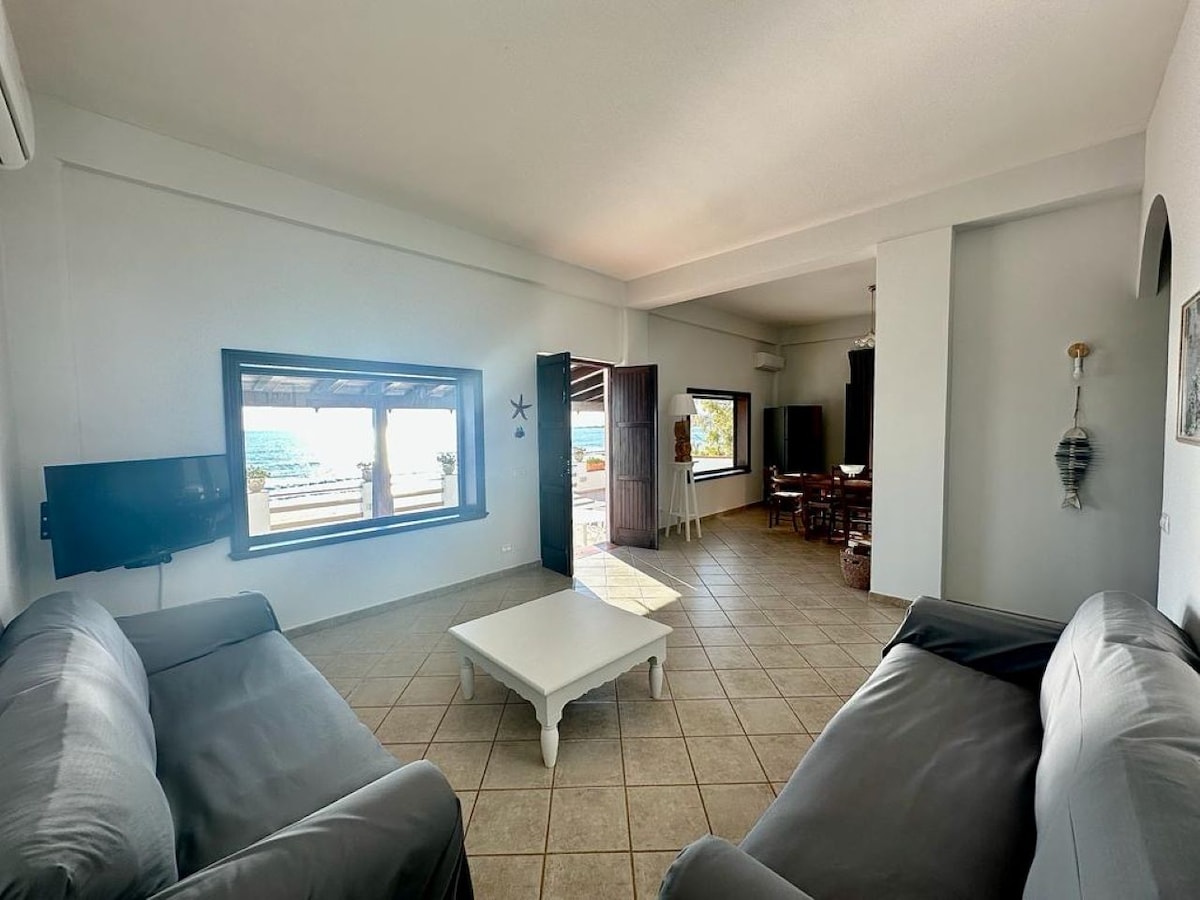 Top performing Airbnb: Le Sorelle Villa sul mare Scala dei Turchi in Porto Empedocle