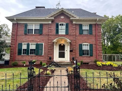 Luxury 5BR Historic Home—2 Blocks to Downtown
