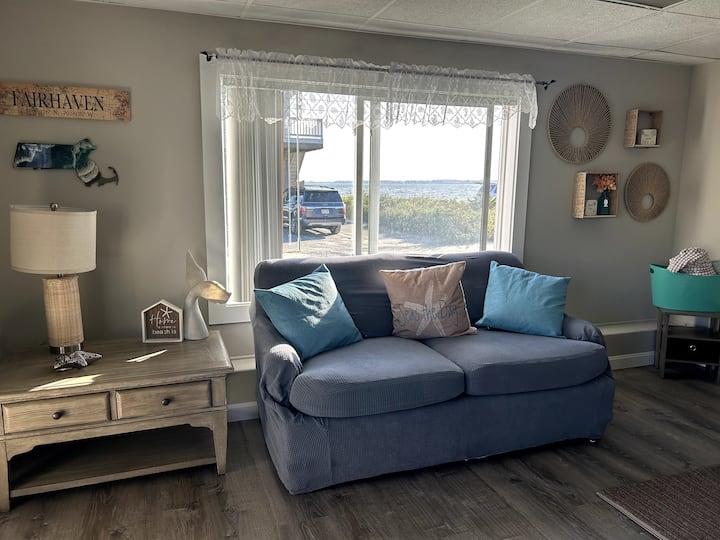 Ocean Breeze Cozy Cottage - Dartmouth, MA
