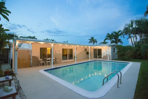 Heated Pool! 4BR/2BA Beach House, Newly Renovated!