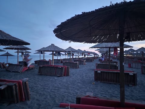 Top Airbnb: Apartment with sea view in Velipojë