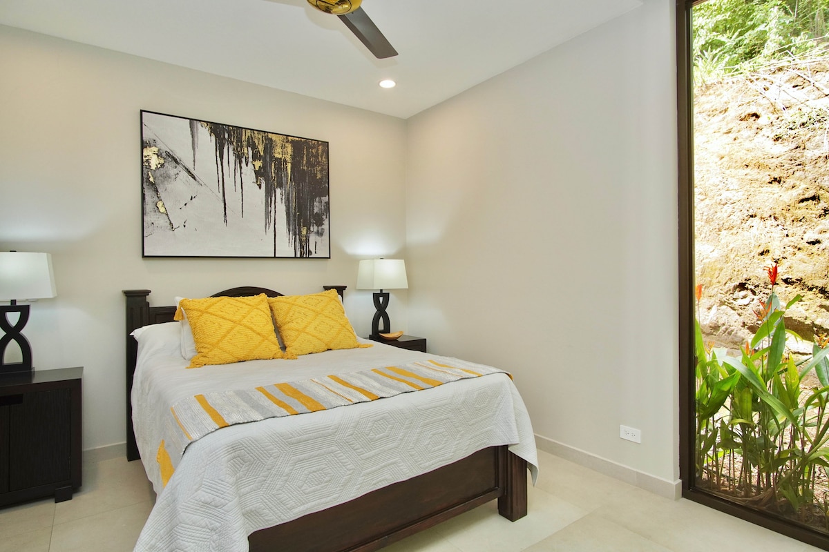 Dormitorio de la planta principal 2 - cama tamaño queen 