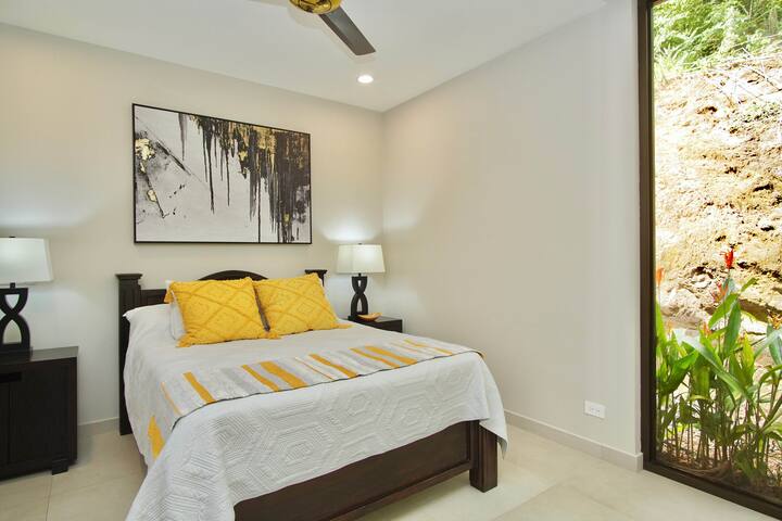 Dormitorio de la planta principal 2 - cama tamaño queen 