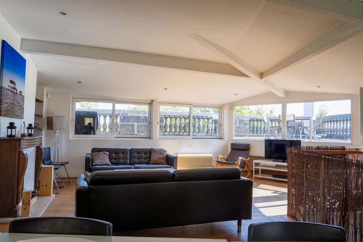 4 bedroom apartment, 175m² with balcony (centre) gallery image 5