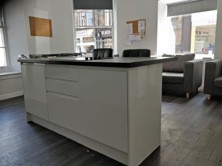 The Big Yin-9 Bedroom Apartment In Stirling - Stirling Castle