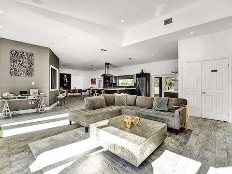 Successful Airbnb property: Villa at Lake Oasis in Biscayne Gardens