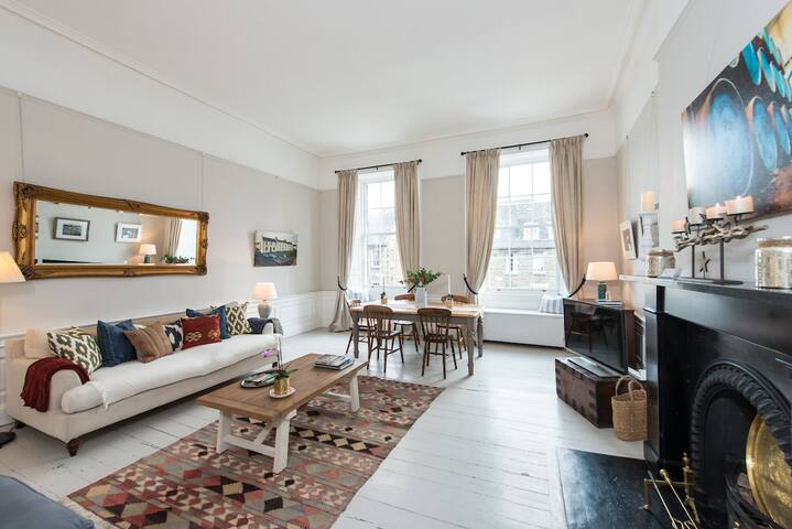 Fabulous Georgian Home by Princes Street gallery image 4