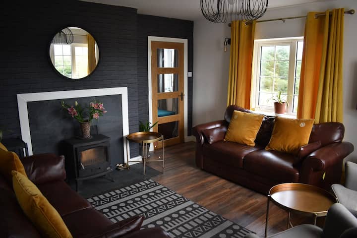 Auntie Màiri's Cottage - Lewis and Harris