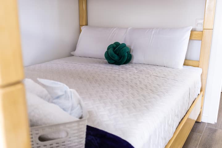 Quarto appartamento secondario n.2
Letto matrimoniale.