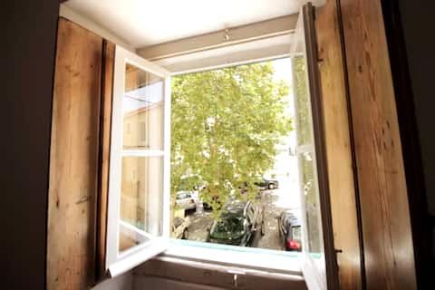 Top performing Airbnb: Sunny Place Alfama in Penha De França