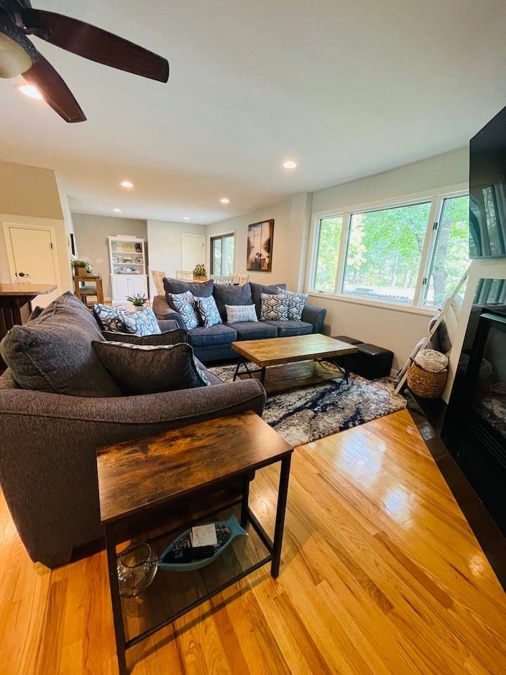 Tranquility On Lake Tillery Big Dock Sleeps 8-9 - Lake Tillery, NC