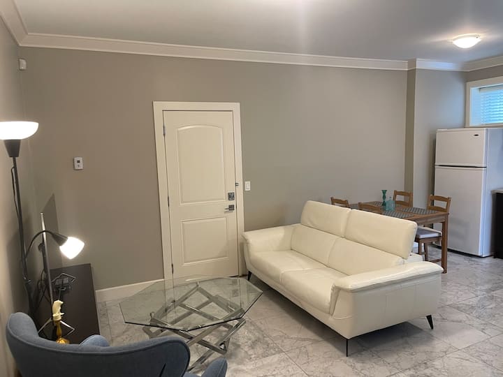 Welcome To Our Comfortable Basement Suite - Vancouver