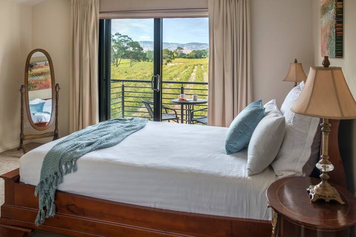 Barossa Shiraz Estate The Loft gallery image 4