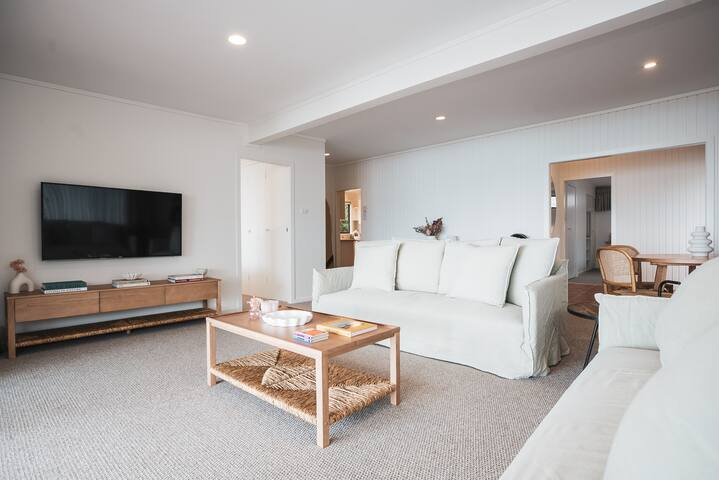 Wategos Villa gallery image 5