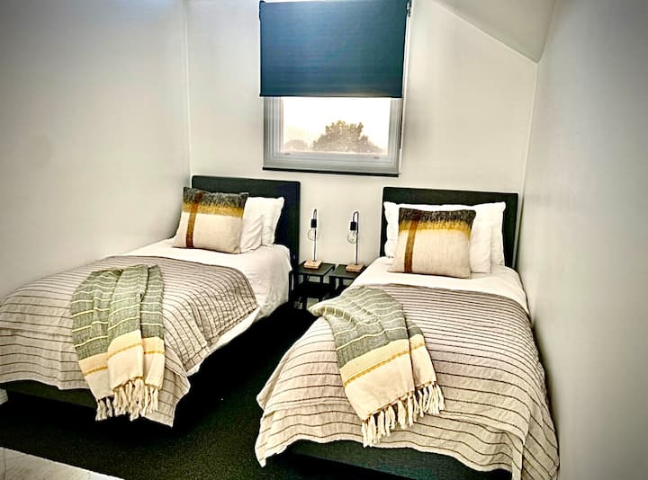 Bedroom 2. x2 single beds