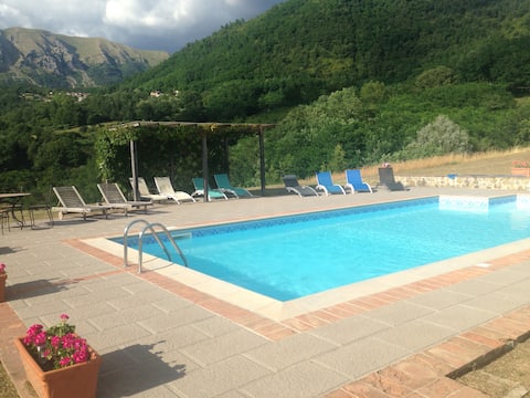 Stunning Tuscan Luxury Villa with Private Pool