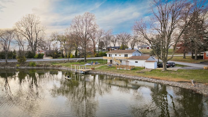 Lakefront 5BR | Fire Pit, Kayaks, Game Room & More