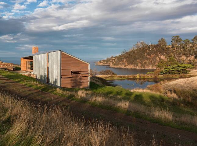 Bruny Shearers Quarters gallery image 3