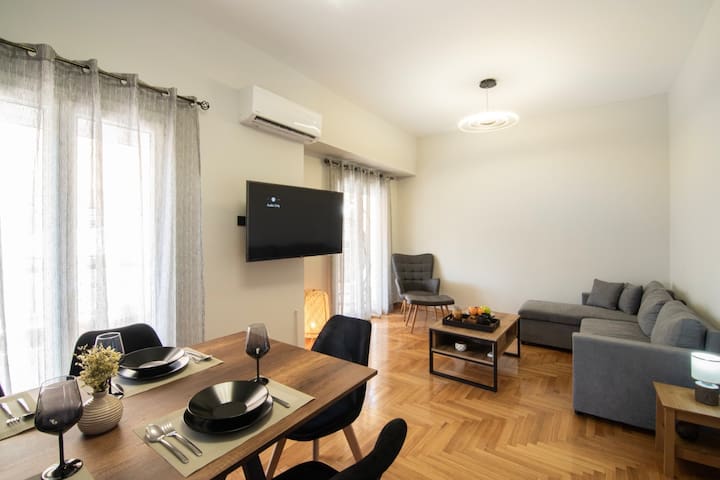 Acropolis Cozy 70sqm Apartment
