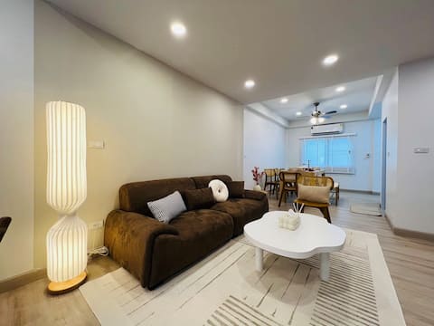 3 Bedrooms villa/Little Chinatown/ Huai Khwang