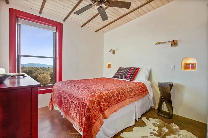 Casita bedroom #2.