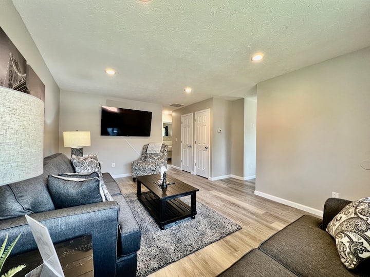 Remodeled 2 Bdrm Ranch Attached Home Liberty, Twp - Hamilton, OH