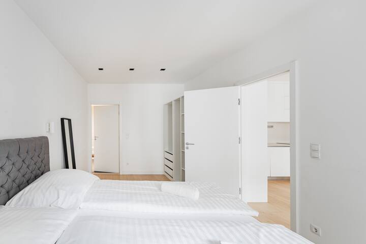 1 min to Stephansdom | Luxury in Vienna’s Center gallery image 4