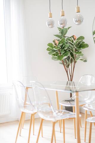 1 min to Stephansdom | Luxury in Vienna’s Center gallery image 2