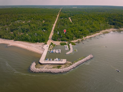 3BR Harbor Front Fire/Pit/Place 4 season House.