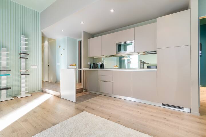 The Duomo Acquamarine gallery image 4