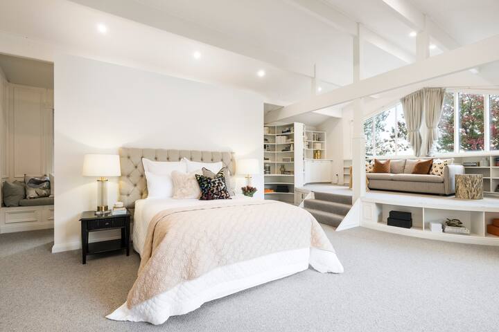 Bedroom 3 in the Main Residence (with ensuite bathroom)