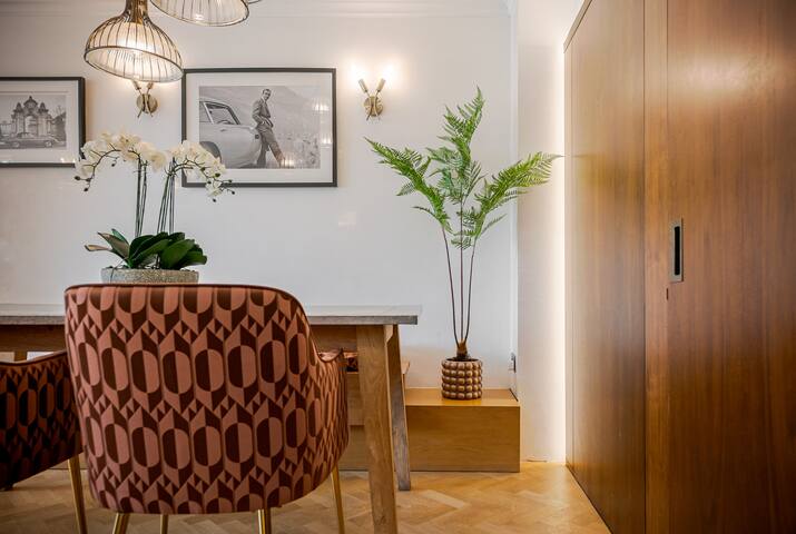 City Luxe: Your Stylish Escape gallery image 2