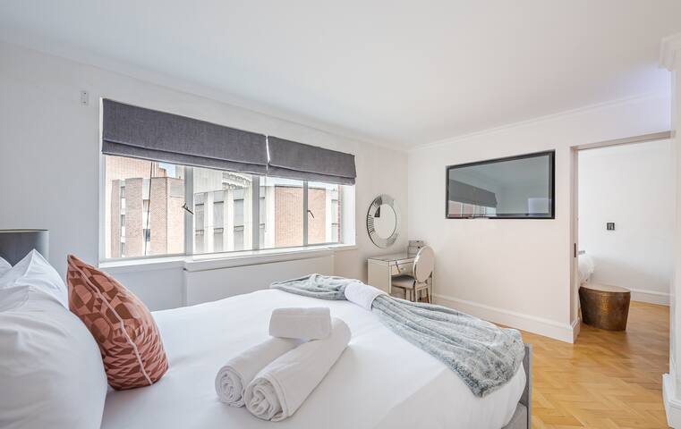 City Luxe: Your Stylish Escape gallery image 3