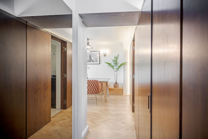 City Luxe: Your Stylish Escape