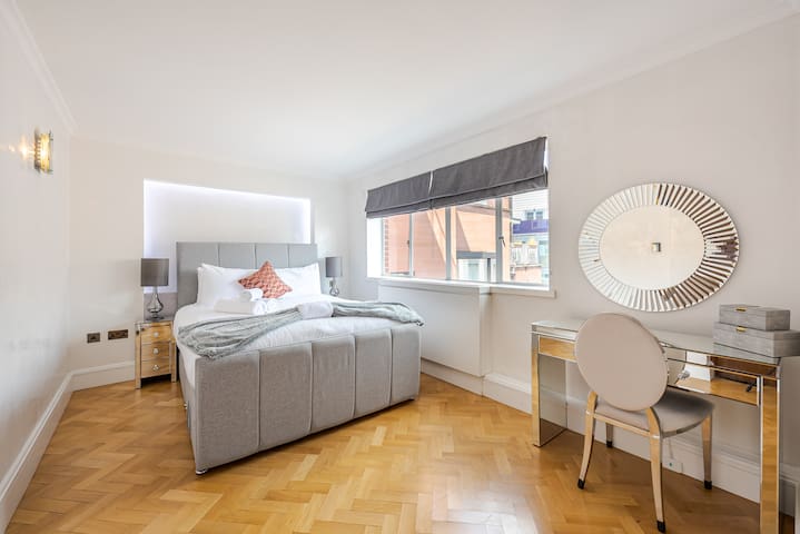 City Luxe: Your Stylish Escape