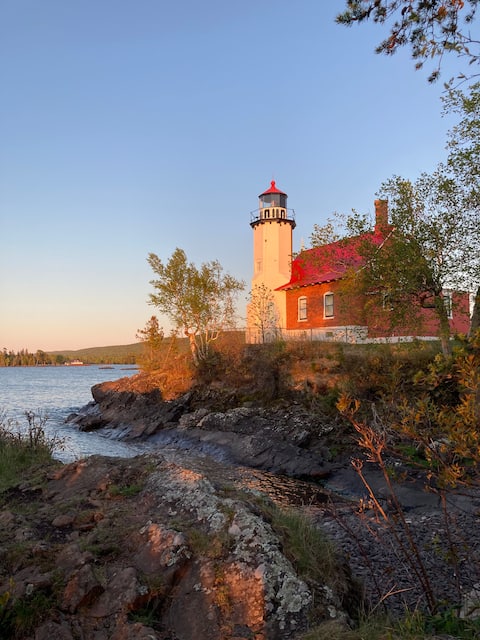 Eagle Harbor Cozy Cottage