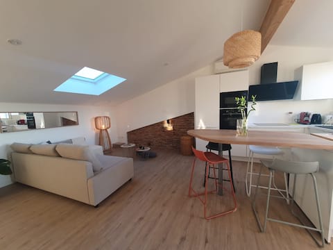 T2 bis with terrace and parking