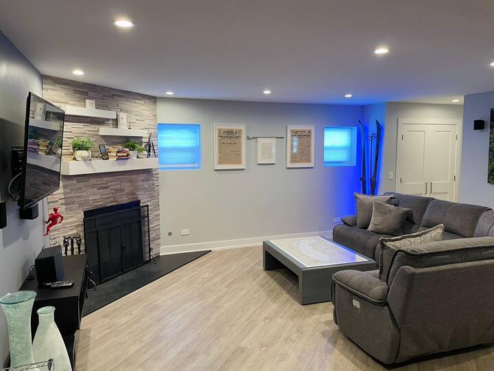 Private Garden apartment by O'Hare