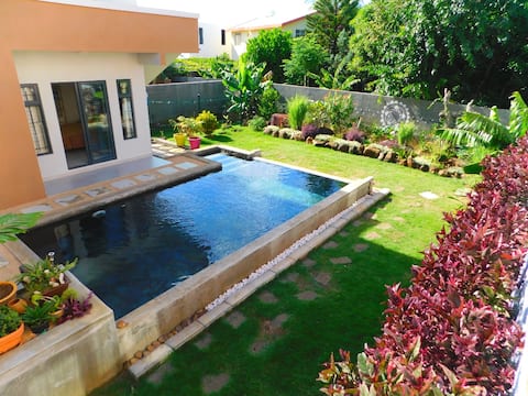 Ground floor villa with private pool & garden