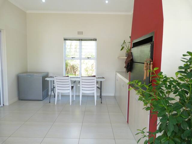 Happy Travellers gallery image 5