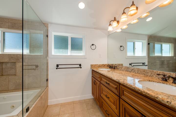 Luxurious Executive Retreat gallery image 5