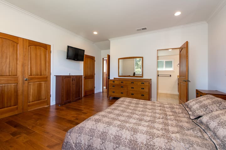 Luxurious Executive Retreat