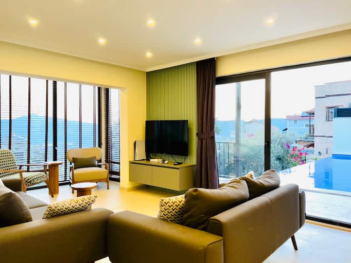 Kalkan’da Doğa İLe İç İçE 4 Yatak Odalı Lüks Villa - Kalkan