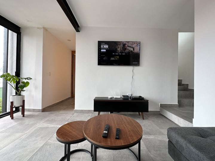 Downtown House+rooftop+sleeps 10+self Check In - 아과스칼리엔테스