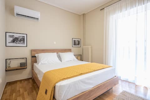 Lovely apartment in Ilion border with Petrograd