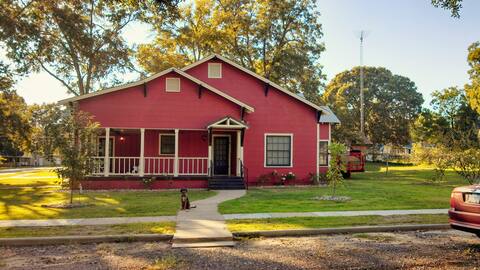 Big Red-Vintage Home