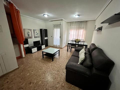 Popular Airbnb listing: Centrally located apartment with a garage. in Albacete