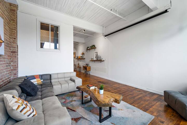 Urban Oasis Loft: 3BR Retreat w/Cinema Experience gallery image 3