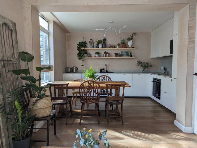 Stylish, newly renovated home – Columbia road